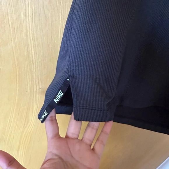 Nike Black T-Shirt with White Logo - Picture 3 of 7